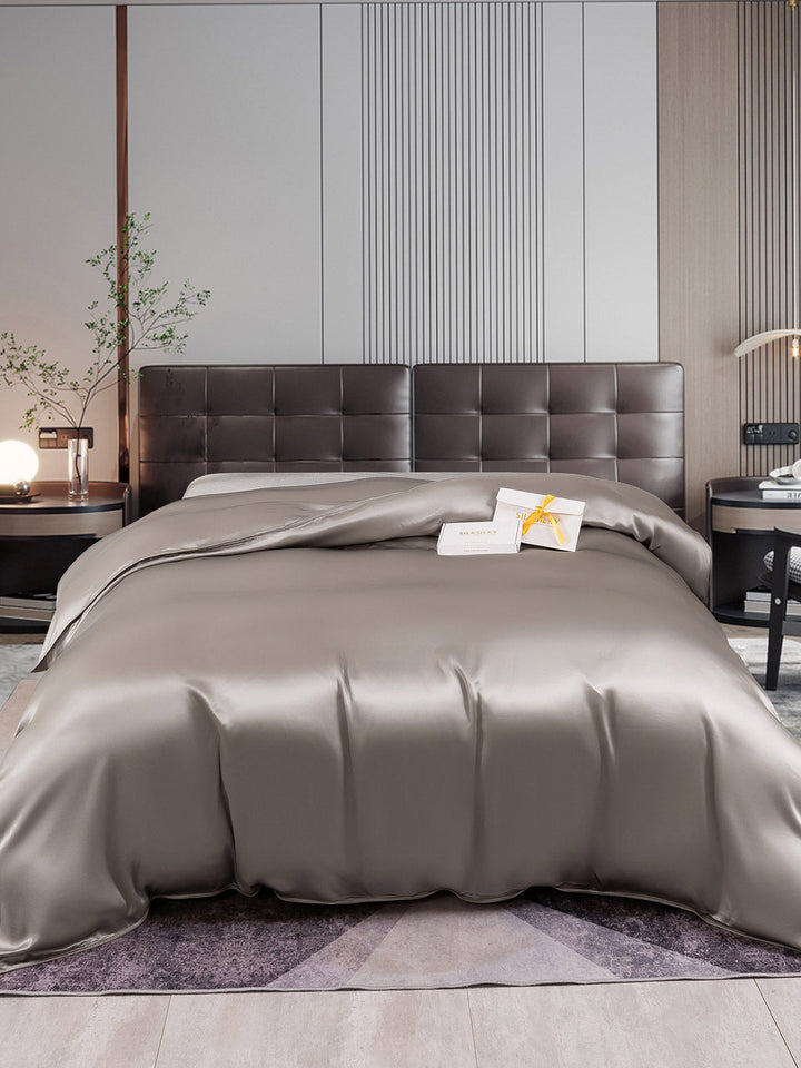 Mulberry Silk Duvet Cover – Seamless, Luxurious, Breathable &amp; Hypoallergenic Bedding for Restful Sleep