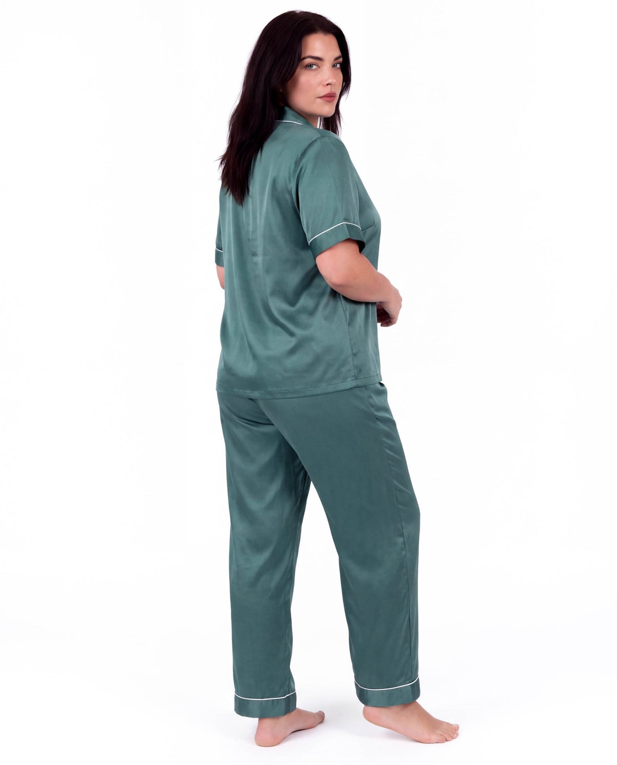 Sleepwear Set for Plus Size Women – Fashionable Tops and Long Pants Homewear