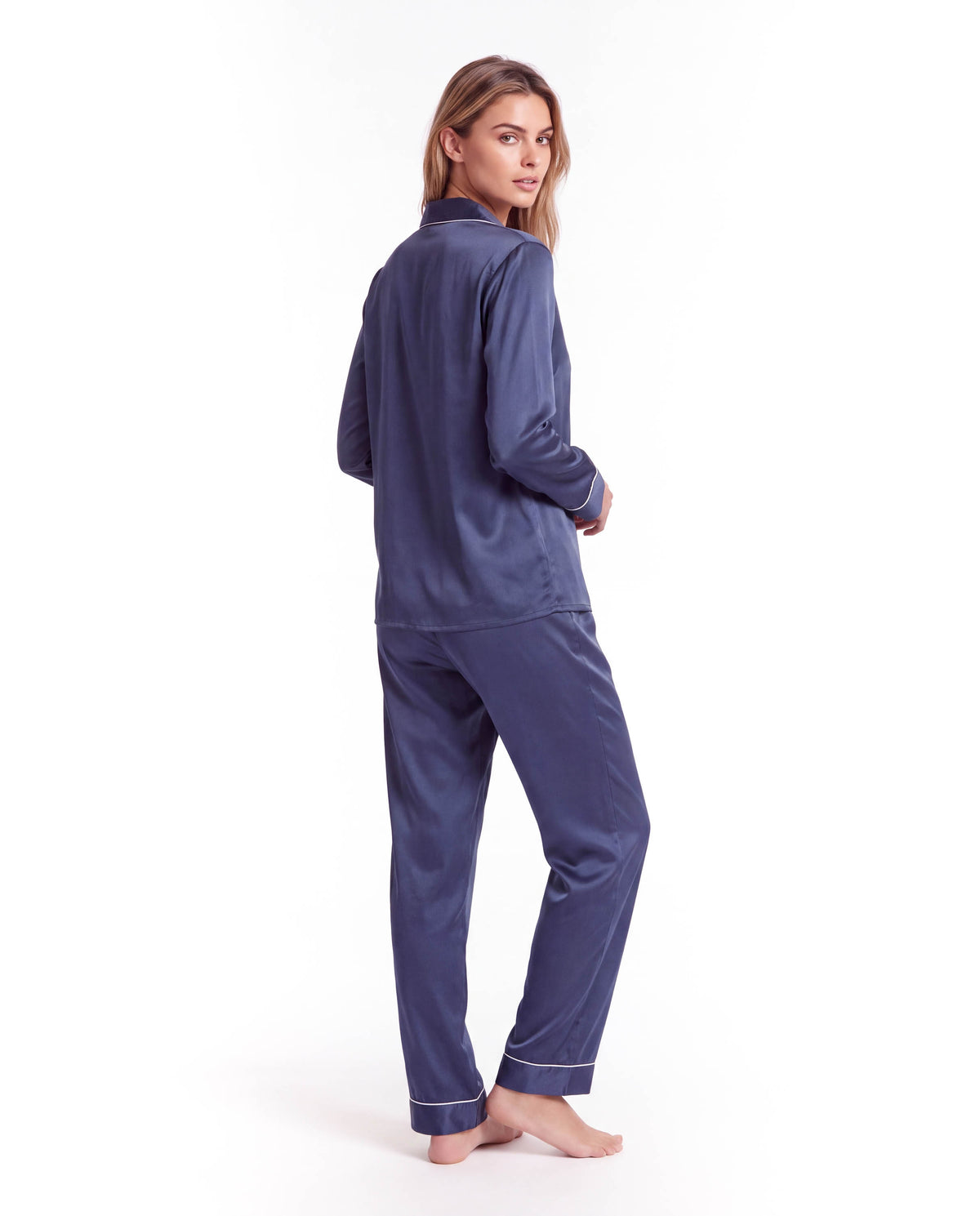 Silk Pajama Set for Women – Soft, Breathable, Luxury Sleepwear with Long Sleeves &amp; Pants